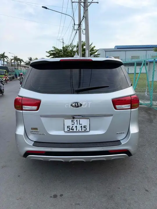 Kia Sedona 2017 photo 2