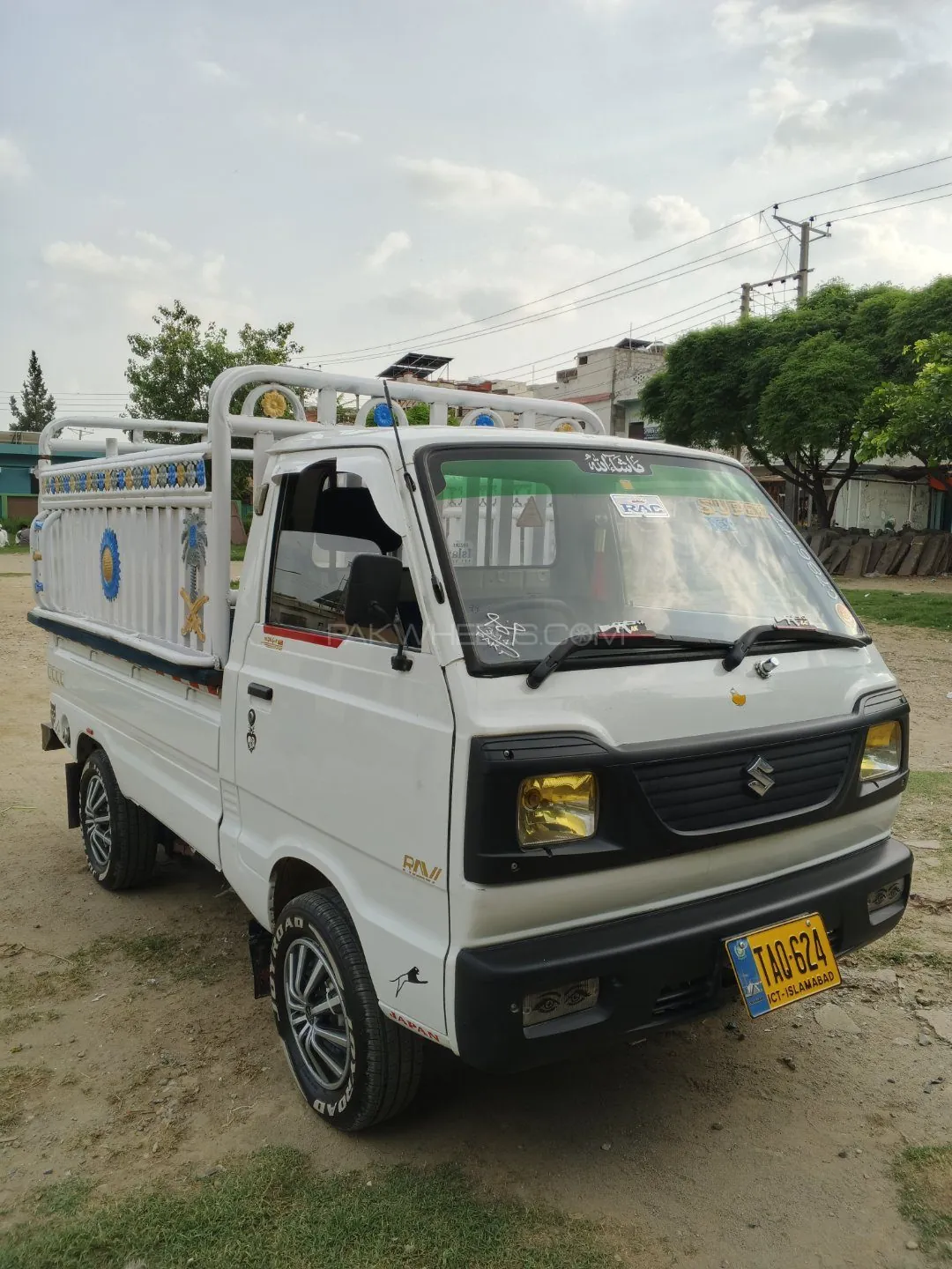 Suzuki Ravi