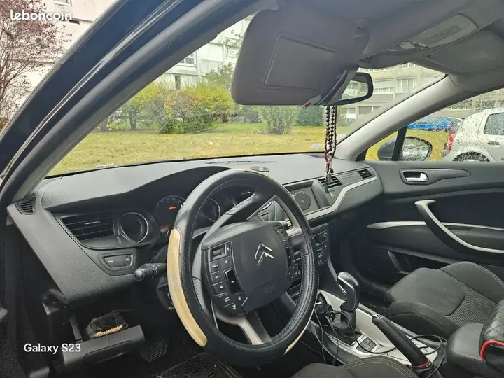 Citroen C5 2012 photo 2
