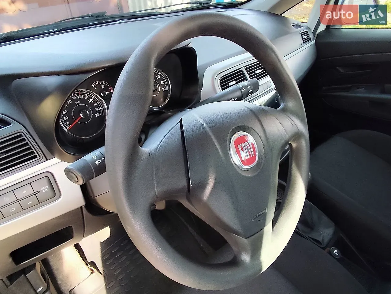 Fiat Grande Punto 2012 photo 5