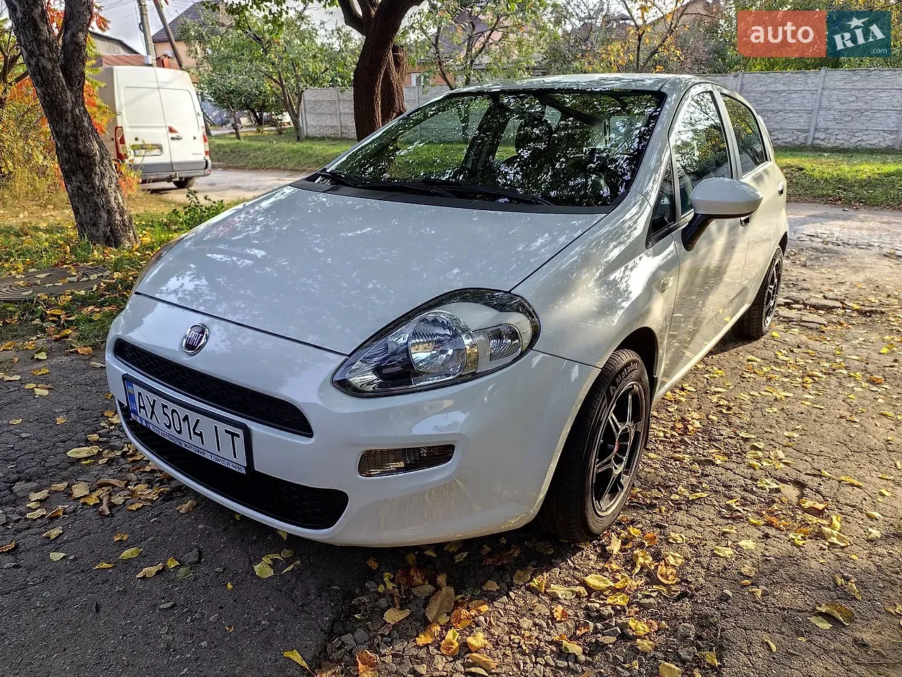 Fiat Grande Punto 2012 photo 2