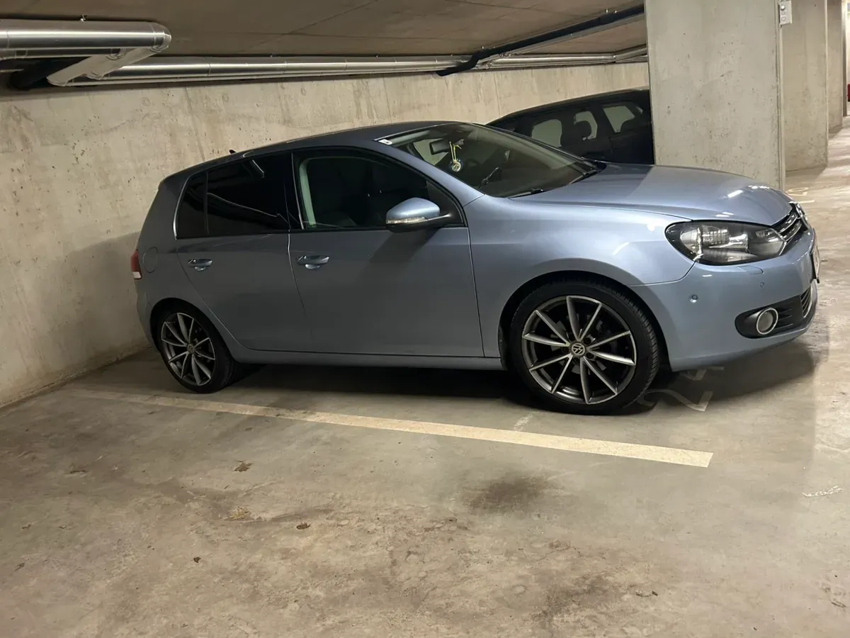Volkswagen Golf 2009 photo 2