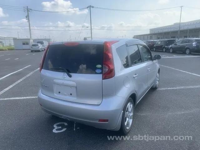 Nissan Note 15G 2012 photo 4