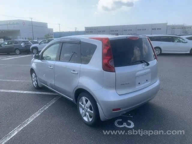Nissan Note 15G 2012 photo 3