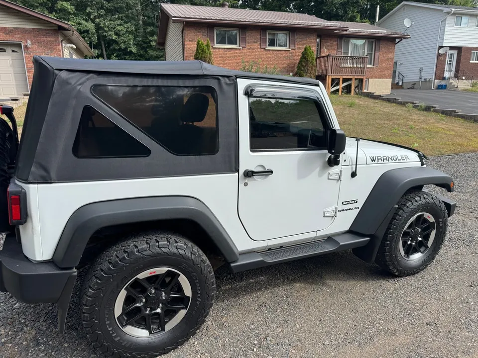 Jeep Wrangler 2014 photo 2