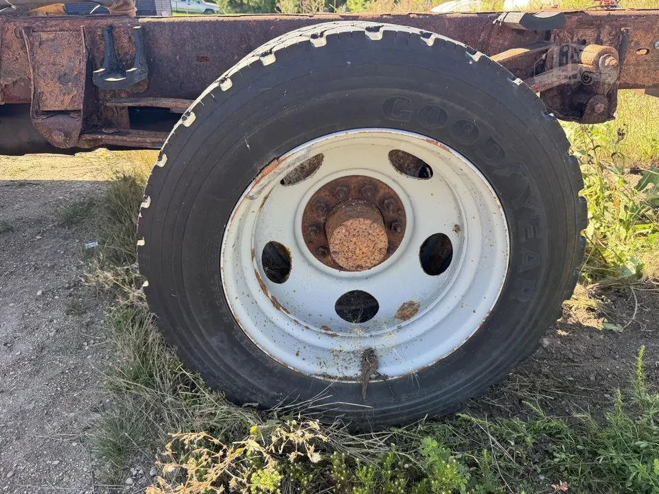 Chevrolet C/K Pickup 3500 2002 photo 3