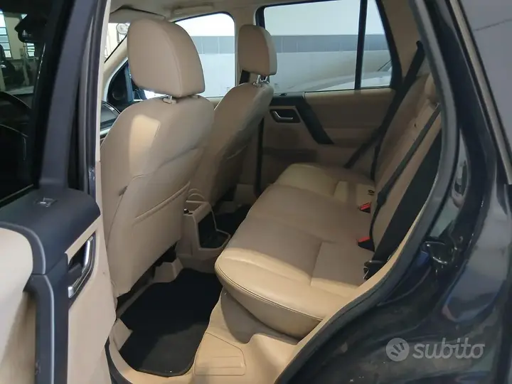 Land Rover Freelander 2 2011 photo 4
