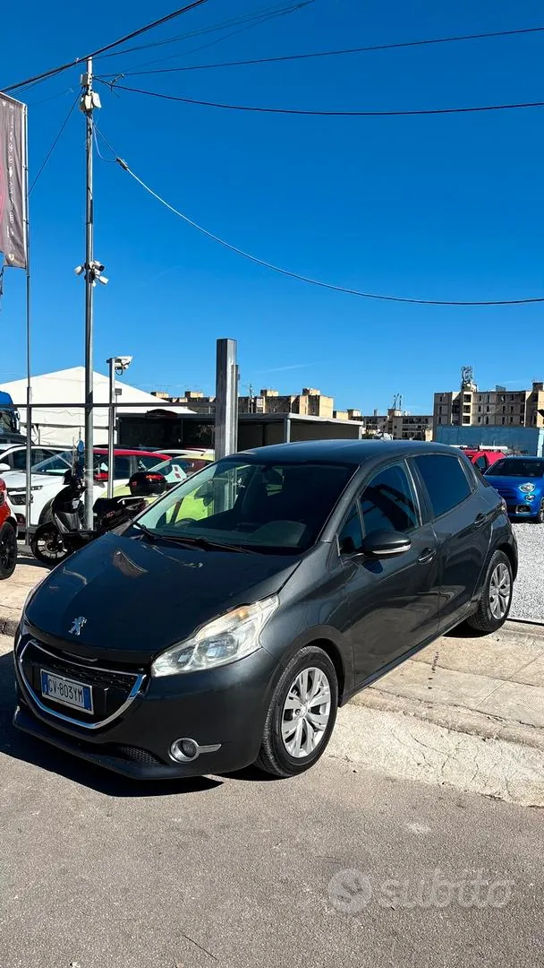 Peugeot 208 2013 photo 3