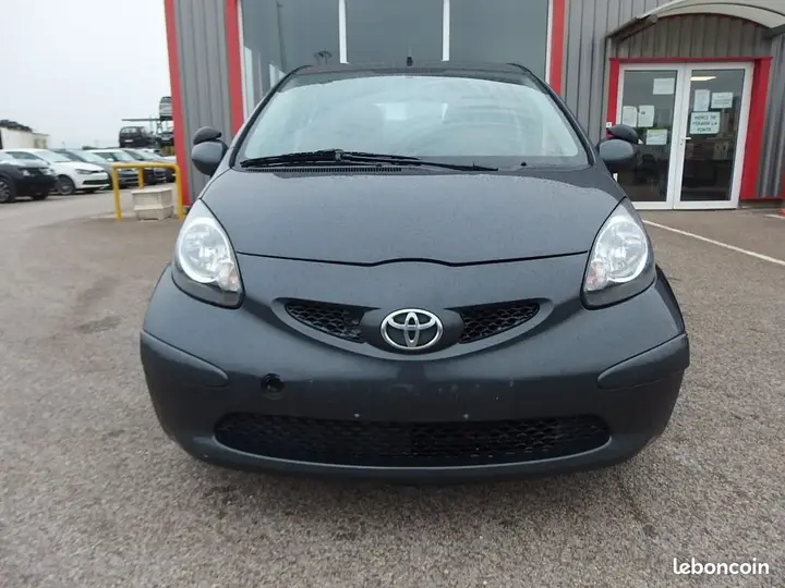 Toyota Aygo 2006 photo 2