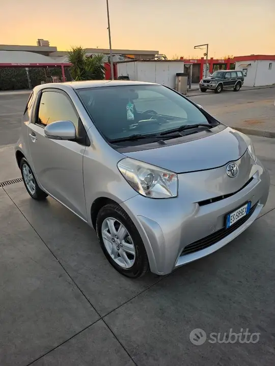 Toyota Iq 2013 photo 3