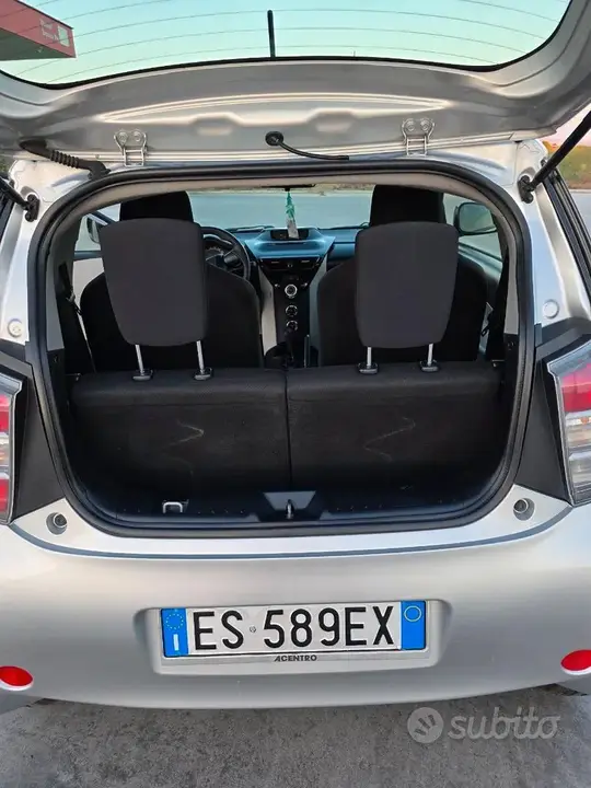 Toyota Iq 2013 photo 5