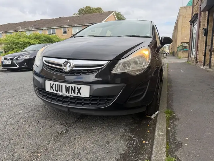 Vauxhall Corsa 2011 photo 2
