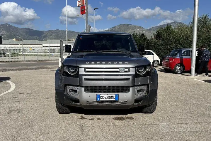 Land Rover Defender 2021 photo 2