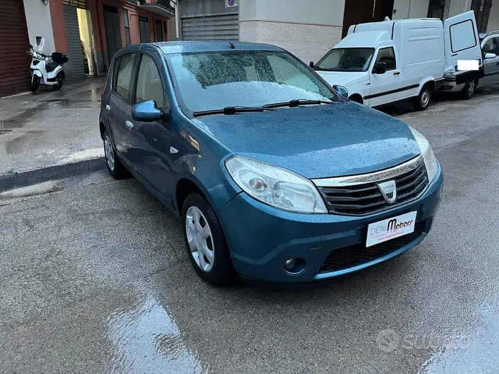 Dacia Sandero 2008 photo 4