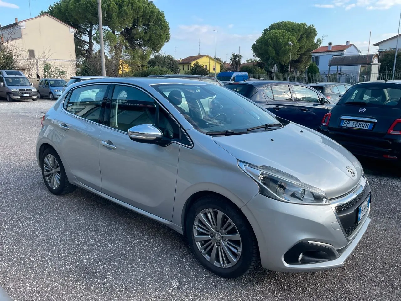 Peugeot 208 2016 photo 3