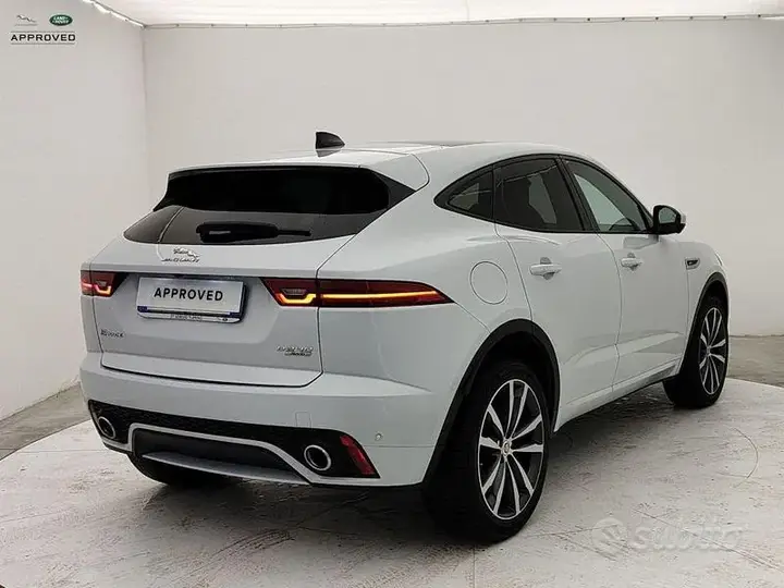 Jaguar E-Pace 2020 photo 4