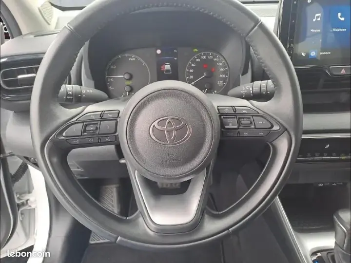 Toyota Yaris 2025 photo 4