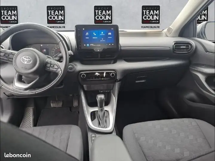 Toyota Yaris 2025 photo 2