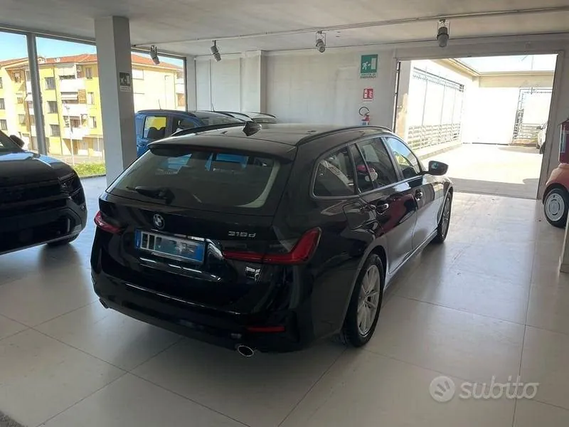 BMW 3 Series 2019 photo 4