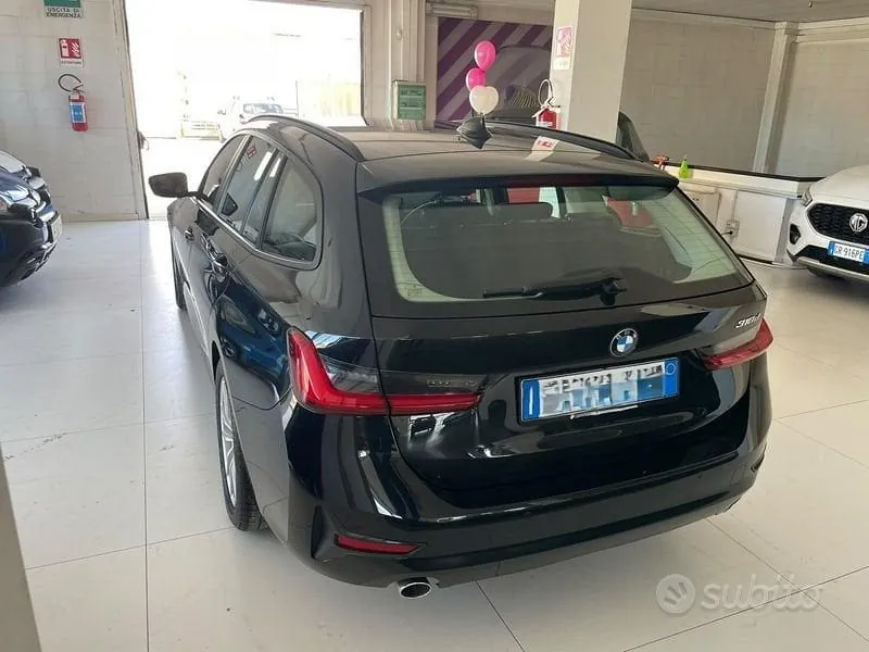 BMW 3 Series 2019 photo 3