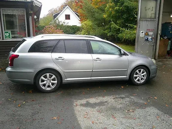 Toyota Avensis 2008 photo 2