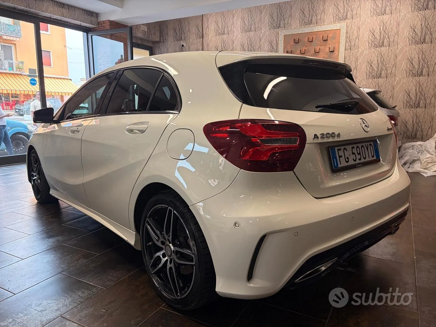 Mercedes-Benz A200 2017 photo 3