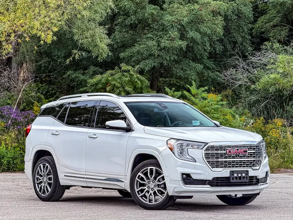 GMC Terrain 2023 photo 2