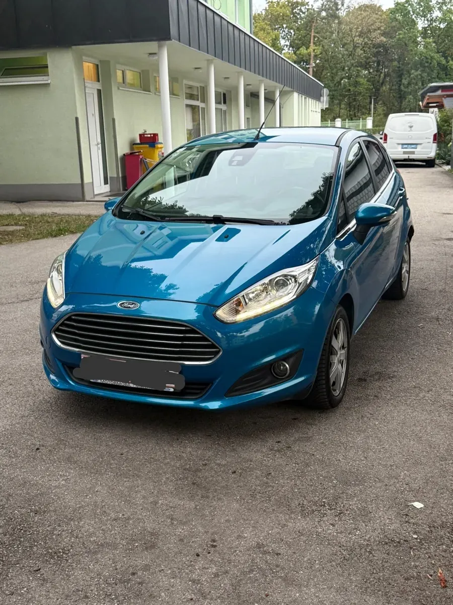Ford Fiesta 2013 photo 2