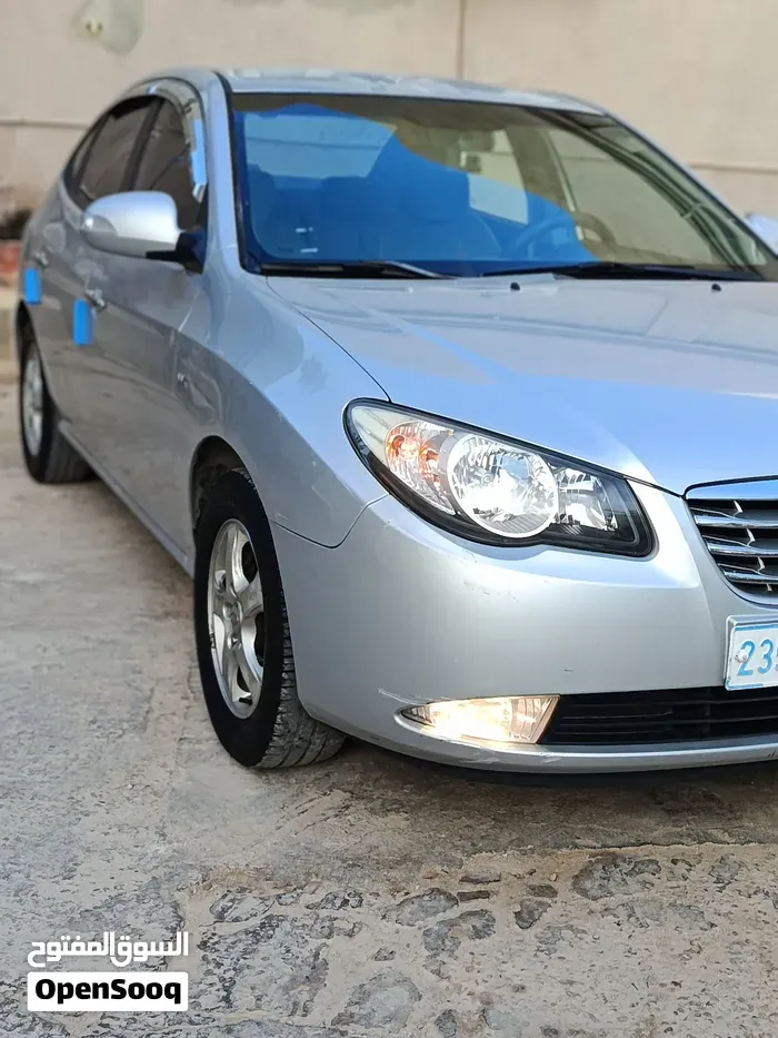 Hyundai Avante 2010 photo 2