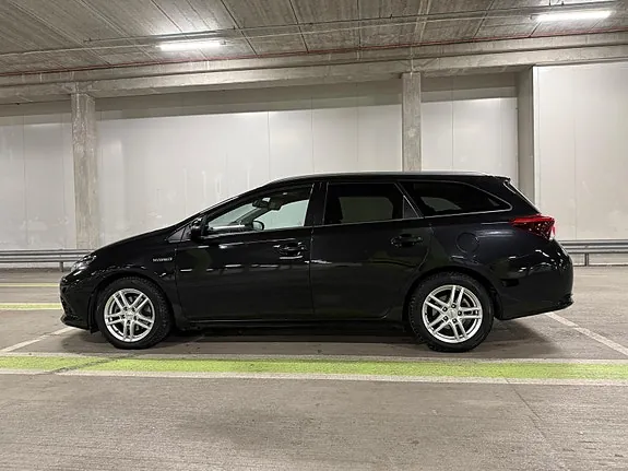 Toyota Auris 2017 photo 3