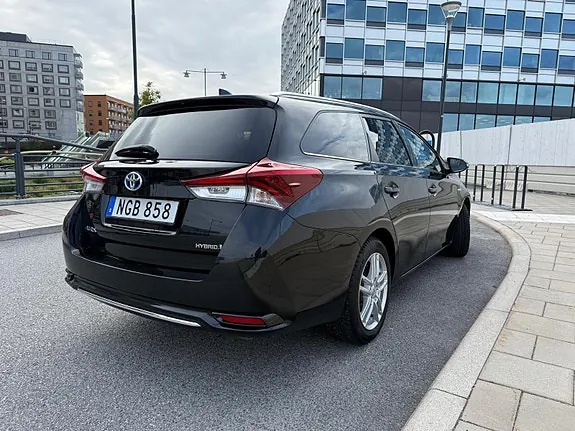 Toyota Auris 2017 photo 2