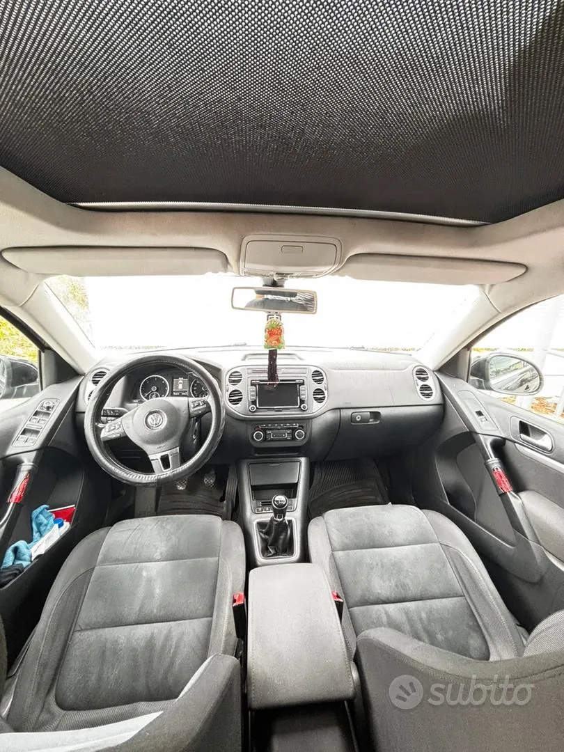Volkswagen Tiguan 2012 photo 2