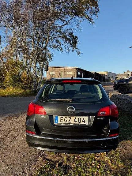 Opel Astra 2014 photo 3