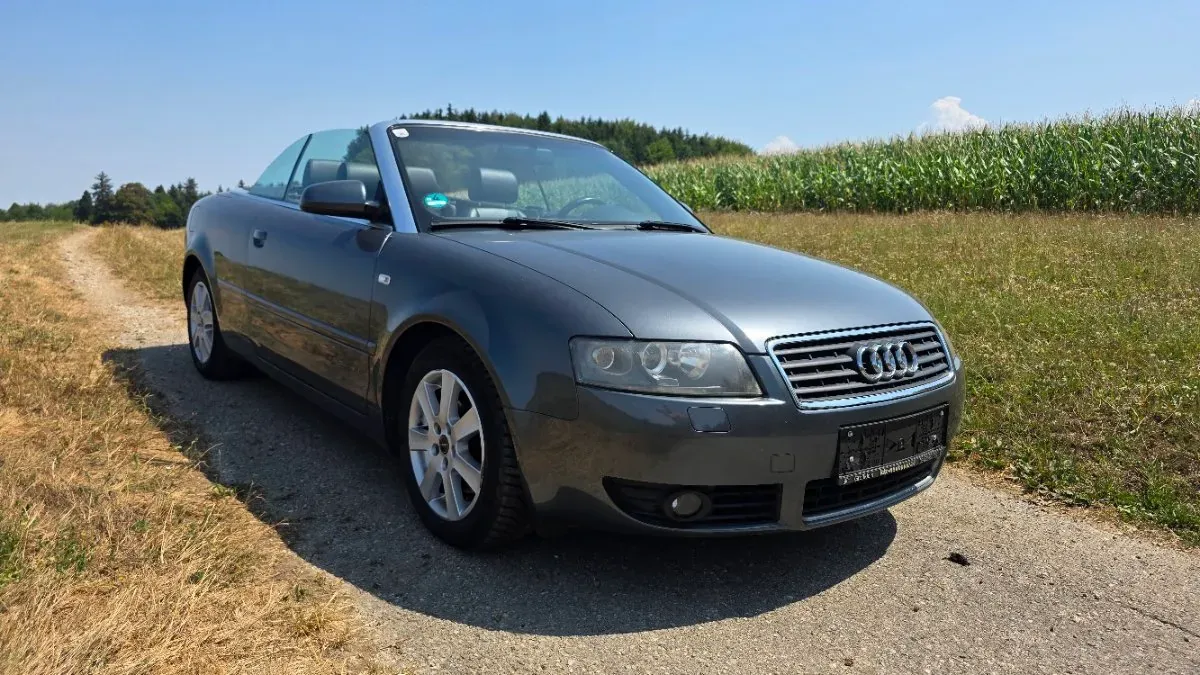 Audi A4 2003 photo 2