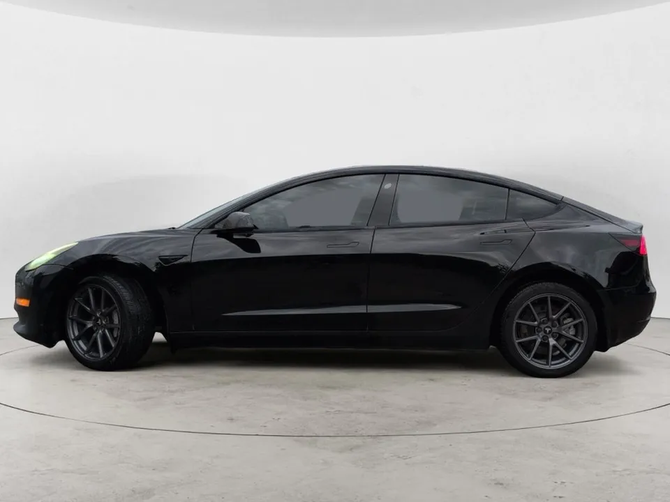Tesla Model 3 2021 photo 3