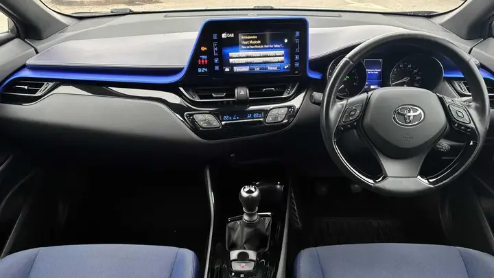 Toyota C-Hr 2017 photo 3