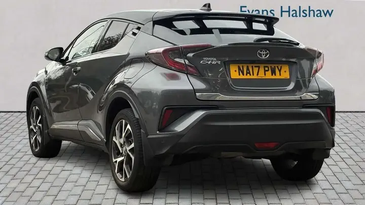 Toyota C-Hr 2017 photo 2