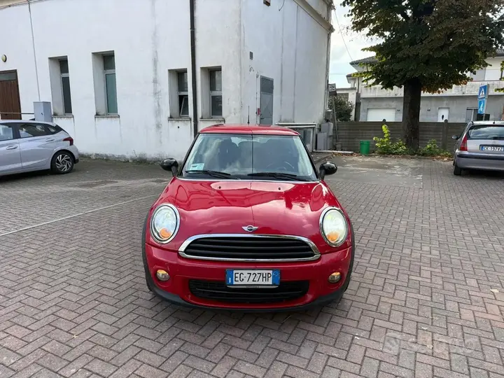 Mini One 2010 photo 3