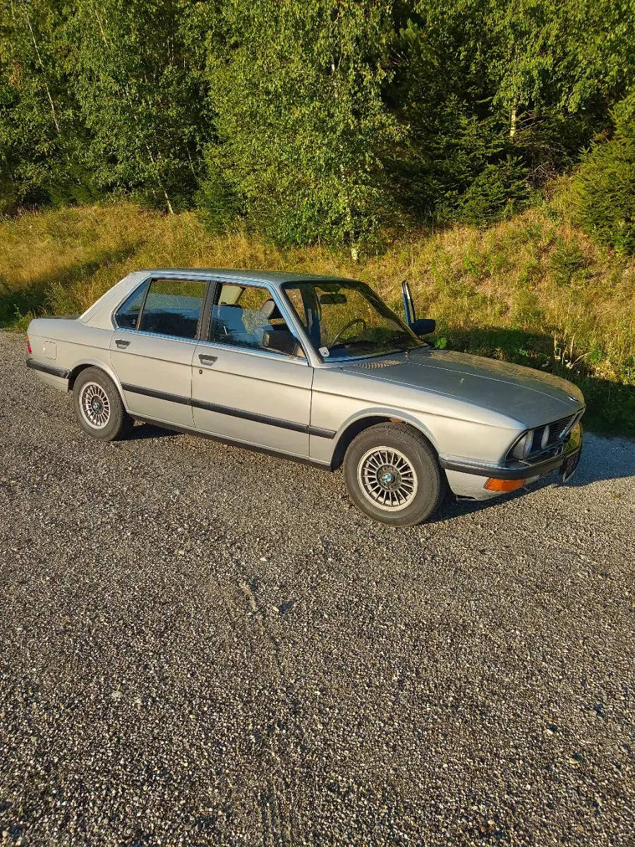 BMW 5 Series 1986 photo 3
