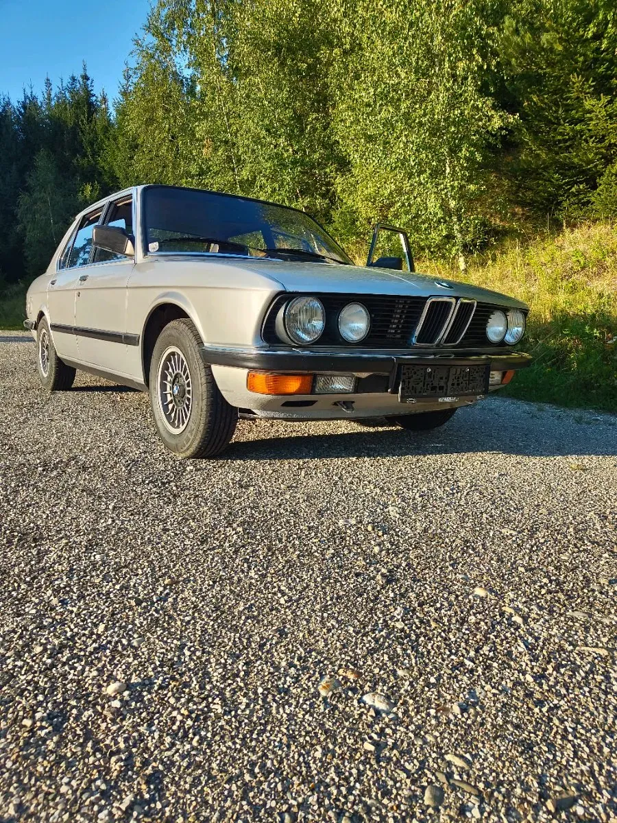 BMW 5 Series 1986 photo 2