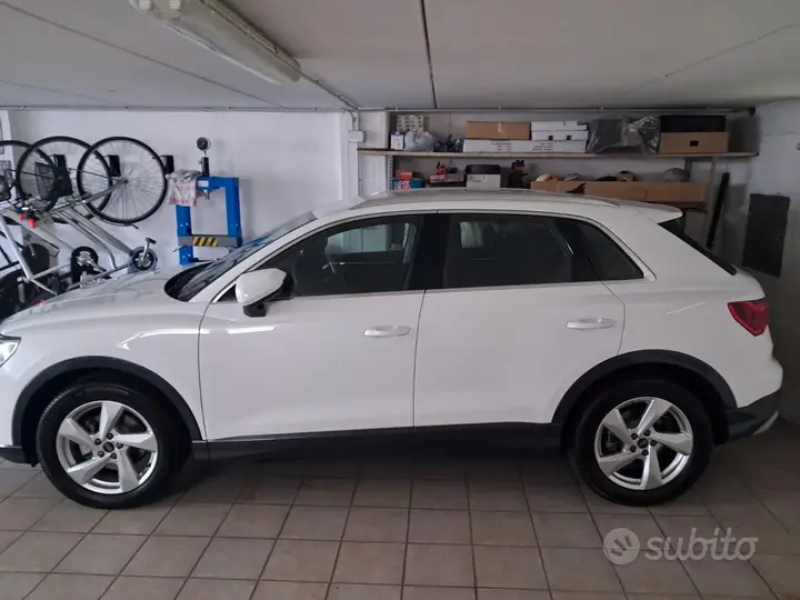 Audi Q3 2023 photo 2