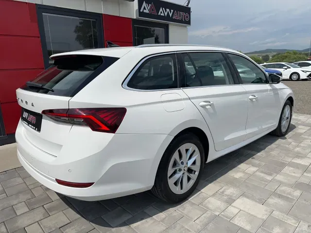 Skoda Octavia Combi 2023 photo 4