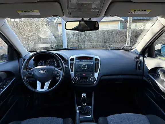 Kia Ceed 2010 photo 3