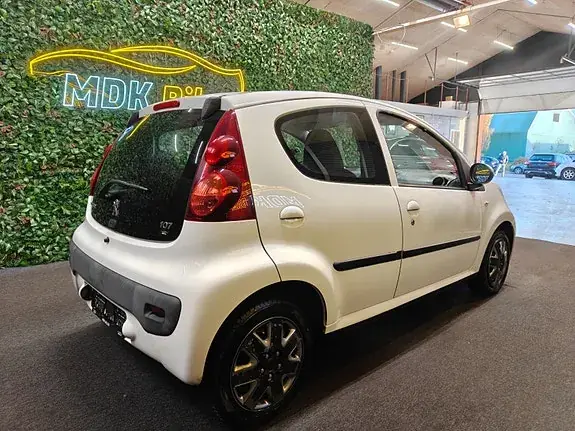Peugeot 107 2014 photo 4