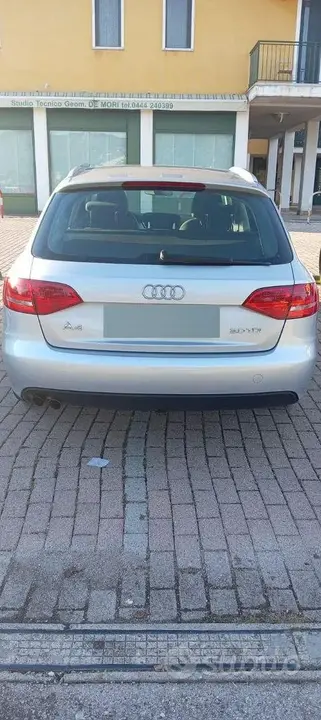 Audi A4 2010 photo 3