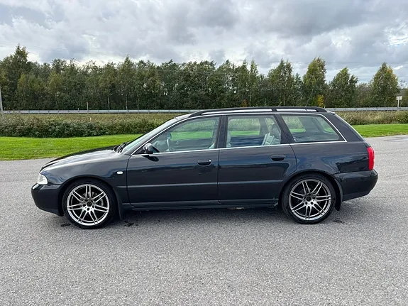 Audi A4 2001 photo 2