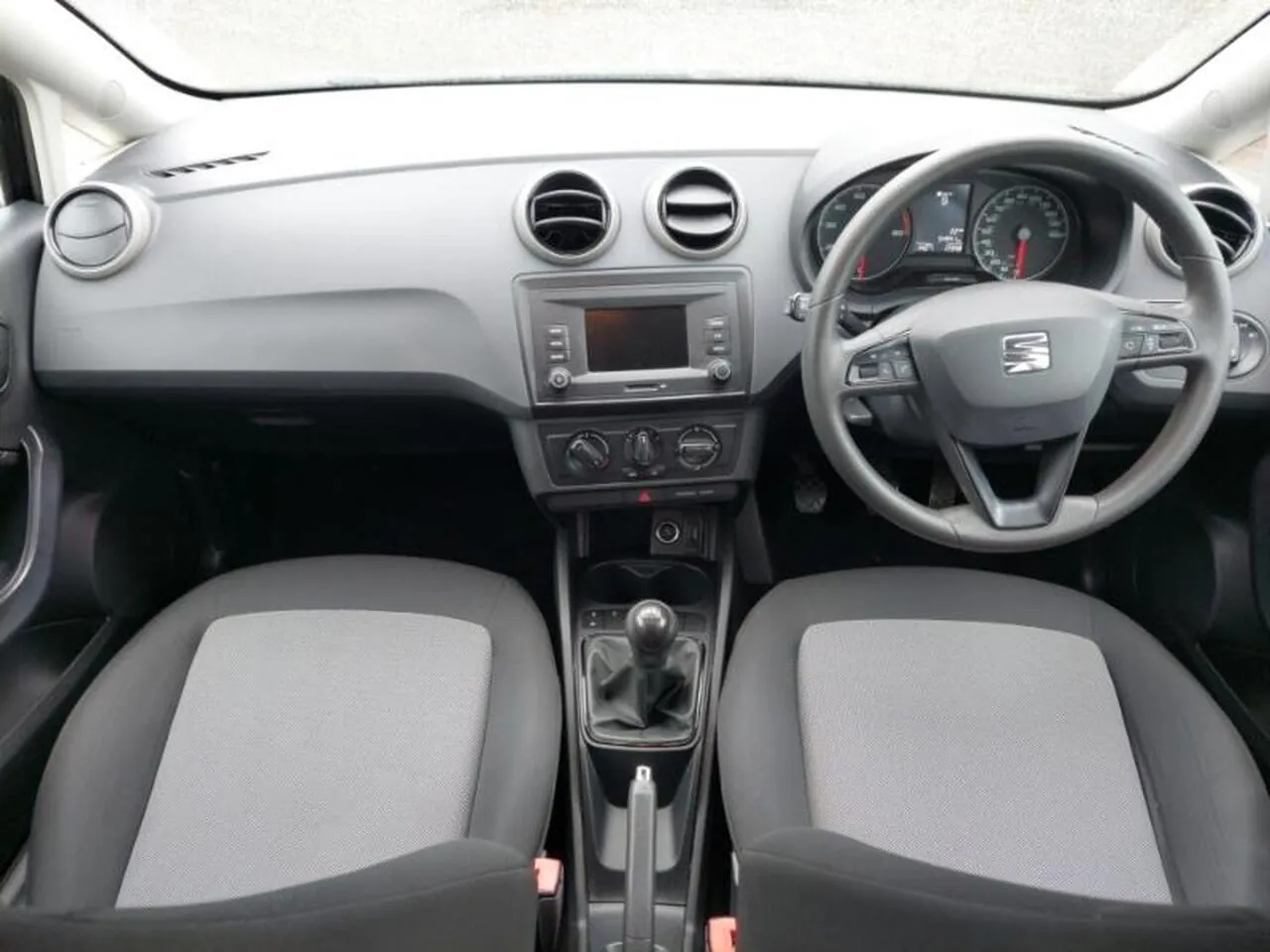 Seat Ibiza 2016 photo 3