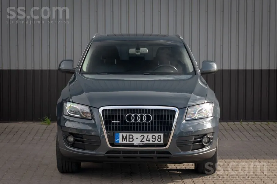 Audi Q5 2010 photo 2