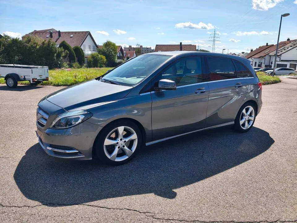 Mercedes-Benz B250