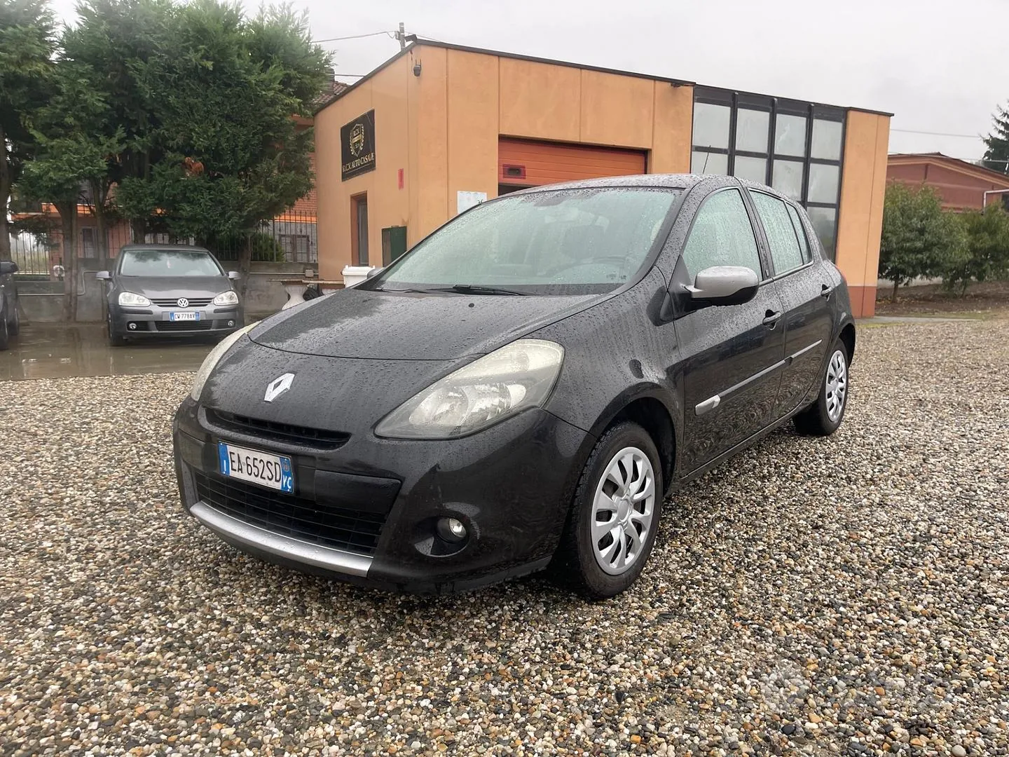 Renault Clio 2010 photo 2